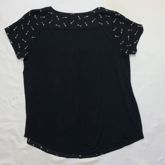 Arrow Printed Top - Picture 5 of 7